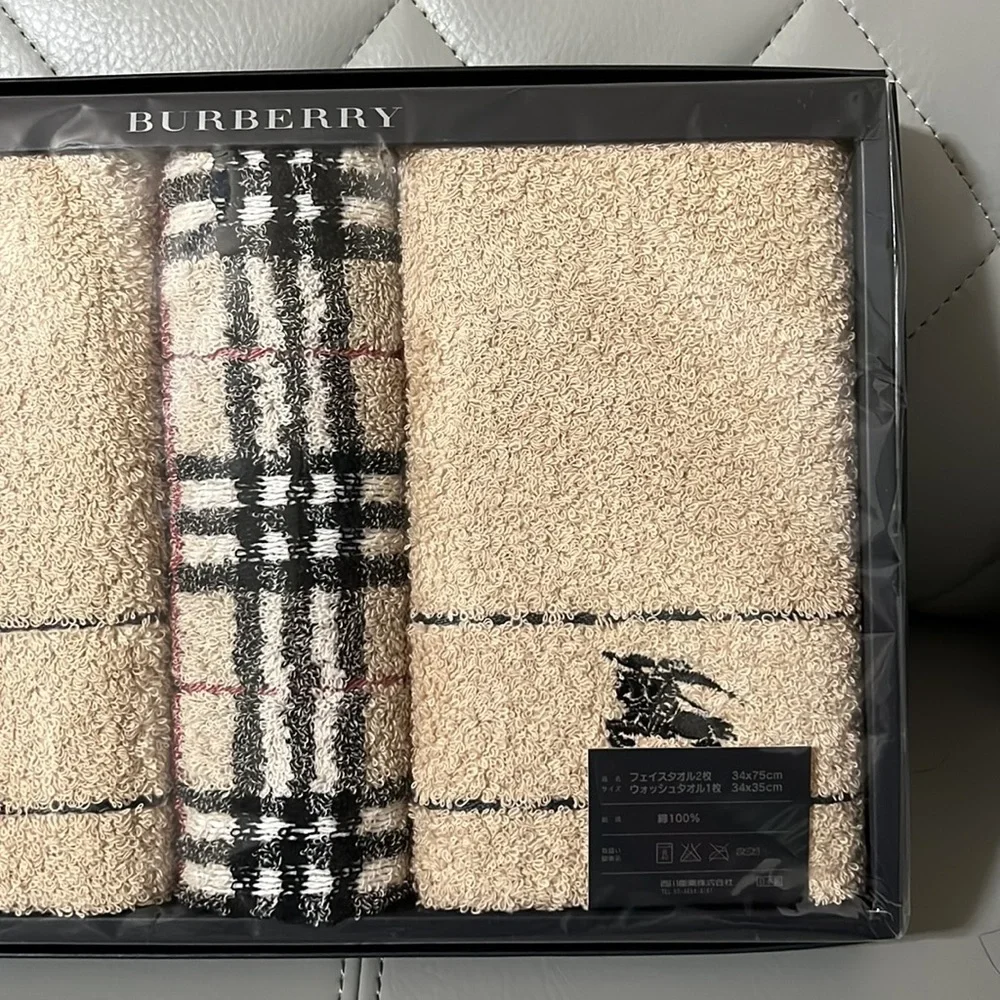 Burberry face/hand towel